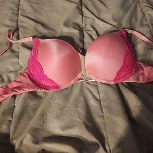 Elegant Pink Lace Bra